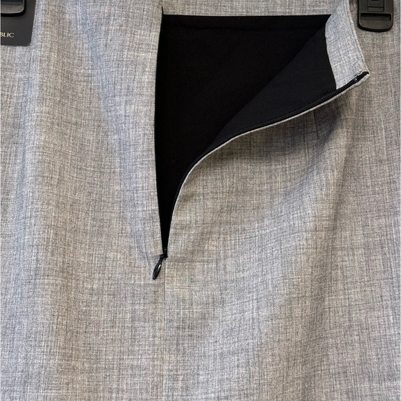 Banana Republic Straight Pencil Skirt size 8 - Picture 3 of 6